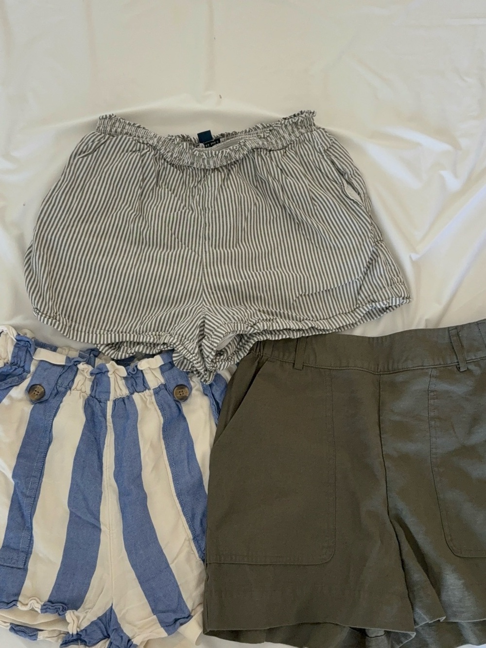 3 Elastic Waist Women’s Shorts size extra small